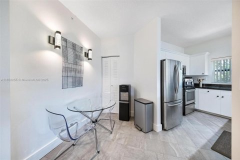 Condo in Juno Beach, Florida, 3 bedrooms  № 1874931 - photo 9