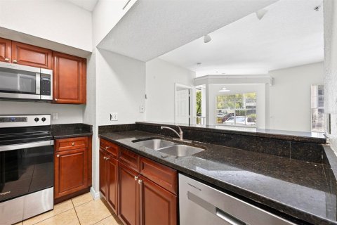 Copropriété à vendre à Orlando, Floride: 2 chambres, 98.76 m2 № 2230435 - photo 11