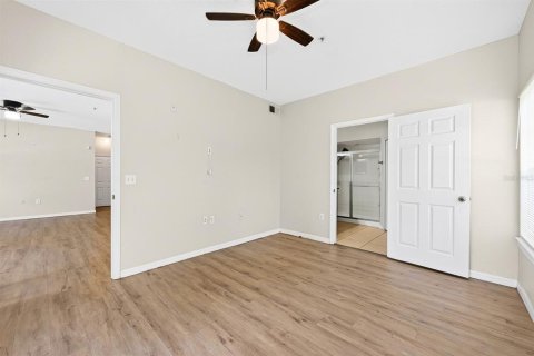 Copropriété à vendre à Orlando, Floride: 2 chambres, 98.76 m2 № 2230435 - photo 16