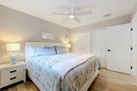 Commercial property in Orlando, Florida 4 bedrooms, 170.01 sq.m. № 2364872 - photo 17