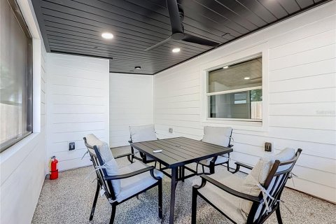 Commercial property in Orlando, Florida 4 bedrooms, 170.01 sq.m. № 2364872 - photo 20