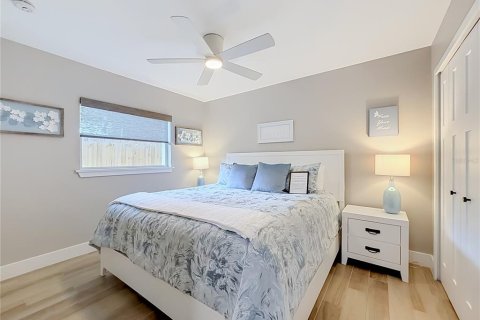 Commercial property in Orlando, Florida 4 bedrooms, 170.01 sq.m. № 2364872 - photo 16