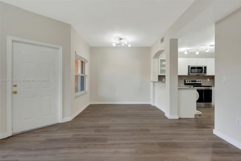 Touwnhouse à vendre à Doral, Floride: 2 chambres, 91.04 m2 № 1969087 - photo 7