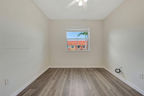 Touwnhouse à vendre à Doral, Floride: 2 chambres, 91.04 m2 № 1969087 - photo 23