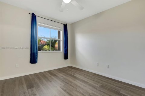 Touwnhouse à vendre à Doral, Floride: 2 chambres, 91.04 m2 № 1969087 - photo 14