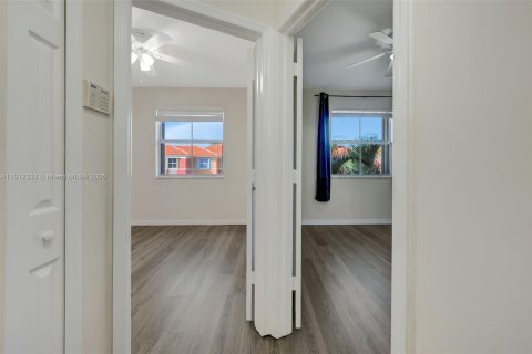 Touwnhouse à vendre à Doral, Floride: 2 chambres, 91.04 m2 № 1969087 - photo 13