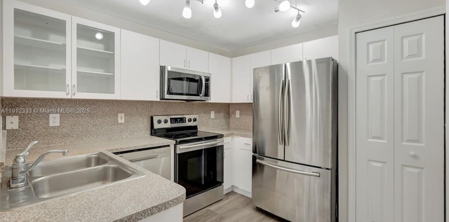 Touwnhouse à Doral, Floride 2 chambres, 91.04 m2 № 1969087