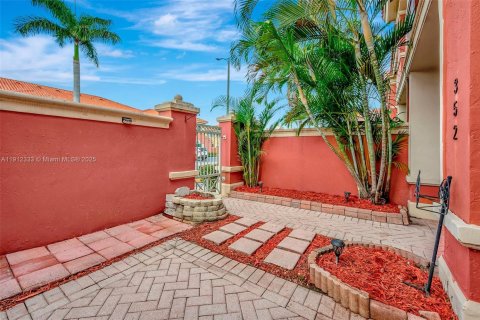 Touwnhouse à vendre à Doral, Floride: 2 chambres, 91.04 m2 № 1969087 - photo 25