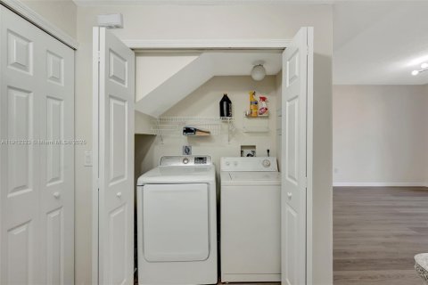 Touwnhouse à vendre à Doral, Floride: 2 chambres, 91.04 m2 № 1969087 - photo 5