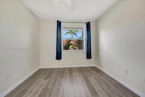 Touwnhouse à vendre à Doral, Floride: 2 chambres, 91.04 m2 № 1969087 - photo 17