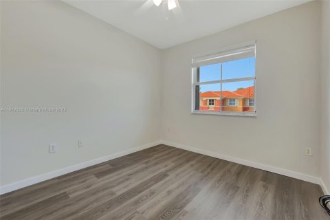 Touwnhouse à vendre à Doral, Floride: 2 chambres, 91.04 m2 № 1969087 - photo 21