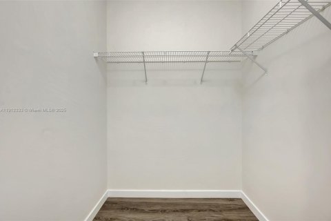 Touwnhouse à vendre à Doral, Floride: 2 chambres, 91.04 m2 № 1969087 - photo 18