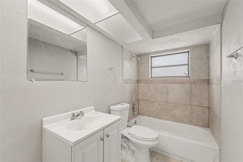 Купить виллу или дом в Нью-Порт-Ричи, Флорида 6 комнат, 123.56м2, № 2216078 - фото 12