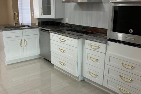 Villa ou maison à louer à Hudson, Floride: 3 chambres, 110.74 m2 № 1907965 - photo 2