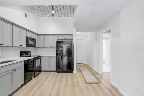 Condo in Tampa, Florida, 1 bedroom  № 2231012 - photo 10
