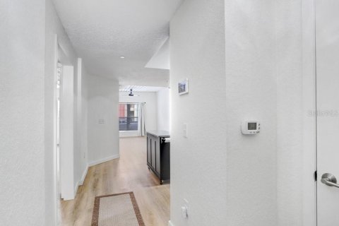 Condo in Tampa, Florida, 1 bedroom  № 2231012 - photo 6