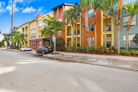Condo in Tampa, Florida, 1 bedroom  № 2231012 - photo 2