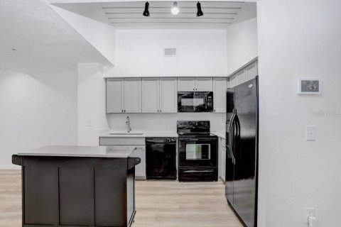 Condo in Tampa, Florida, 1 bedroom  № 2231012 - photo 8
