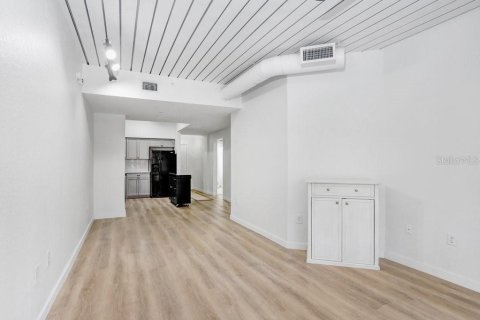 Condo in Tampa, Florida, 1 bedroom  № 2231012 - photo 15