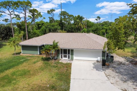 Casa en venta en Estero, Florida, 3 dormitorios, 190.64 m2 № 1183614 - foto 1
