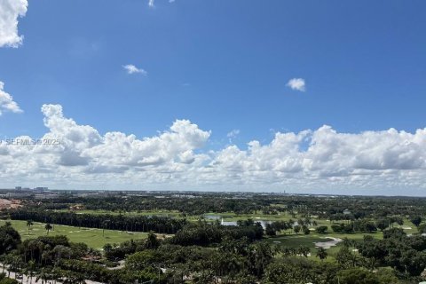 Condominio en alquiler en Doral, Florida, 1 dormitorio, 71.44 m2 № 2039782 - foto 3