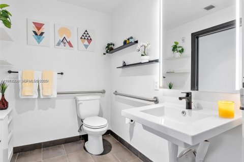 Купить кондоминиум в Майами, Флорида 1 спальня, 53.79м2, № 2036538 - фото 12