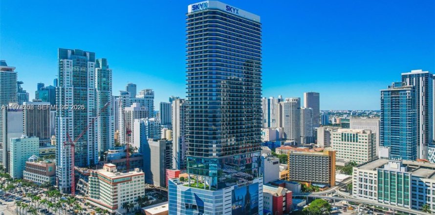 Кондоминиум с 1 спальней в Майами, Флорида № 2036538