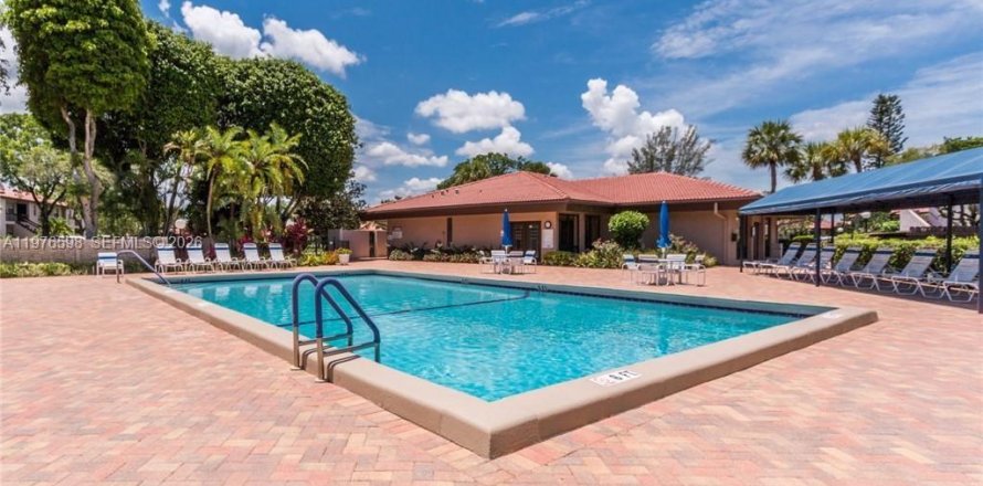 Apartment in Boca Raton, Florida 2 bedrooms, 117.61 sq.m. № 2040517