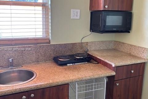 Снять в аренду коммерческую недвижимость в Хайалиа, Флорида 1 спальня, 46.45м2, № 2004621 - фото 9