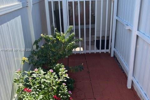 Коммерческая недвижимость в Хайалиа, Флорида 1 спальня, 46.45м2 № 2004621