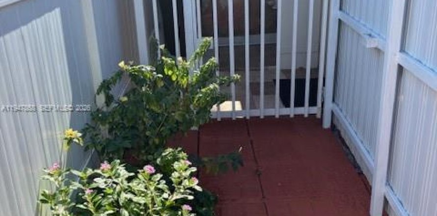 Коммерческая недвижимость в Хайалиа, Флорида 1 спальня, 46.45м2 № 2004621