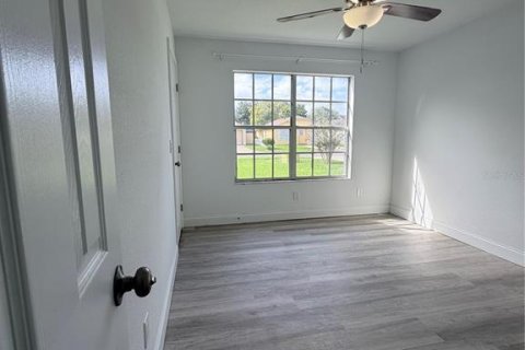 Villa ou maison à louer à Orlando, Floride: 4 chambres, 128.39 m2 № 2425641 - photo 3