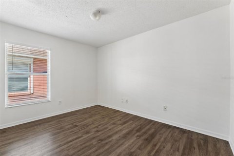 House in Oviedo, Florida 3 bedrooms, 126.25 sq.m. № 2391531 - photo 11