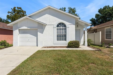 House in Oviedo, Florida 3 bedrooms, 126.25 sq.m. № 2391531
