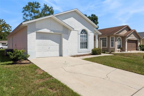 House in Oviedo, Florida 3 bedrooms, 126.25 sq.m. № 2391531 - photo 2