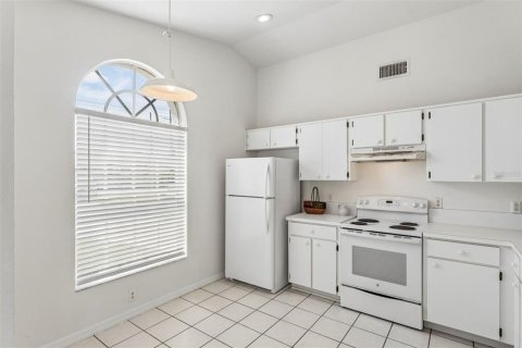House in Oviedo, Florida 3 bedrooms, 126.25 sq.m. № 2391531 - photo 10