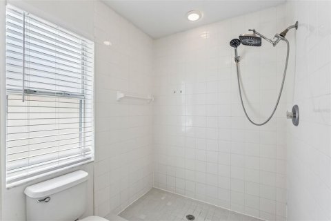 House in Oviedo, Florida 3 bedrooms, 126.25 sq.m. № 2391531 - photo 17