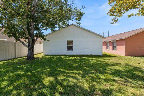 House in Oviedo, Florida 3 bedrooms, 126.25 sq.m. № 2391531 - photo 18