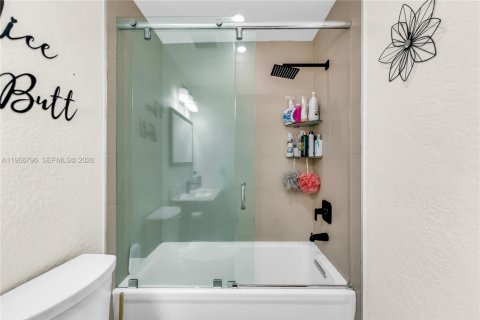 Copropriété à louer à Miami, Floride: 2 chambres, 82.68 m2 № 2028988 - photo 10