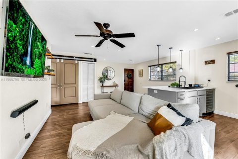 Copropriété à louer à Miami, Floride: 2 chambres, 82.68 m2 № 2028988 - photo 6