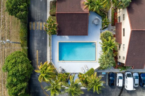 Copropriété à louer à Miami, Floride: 2 chambres, 82.68 m2 № 2028988 - photo 24