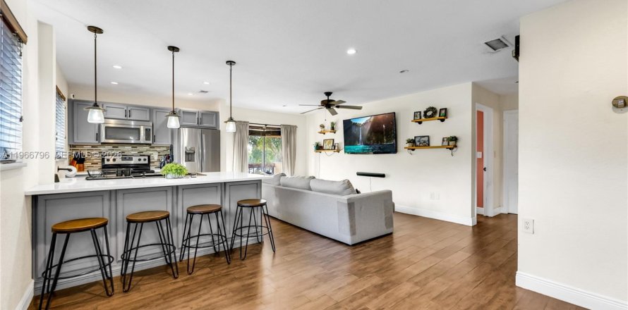 Condo à Miami, Floride, 2 chambres  № 2028988