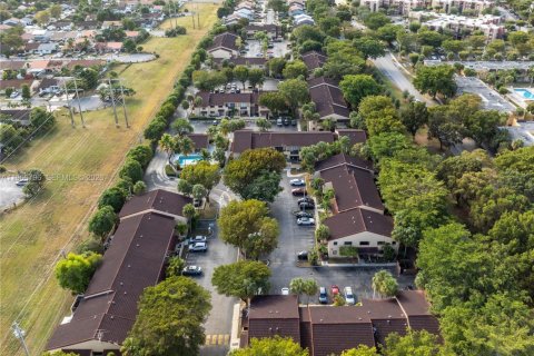 Copropriété à louer à Miami, Floride: 2 chambres, 82.68 m2 № 2028988 - photo 26