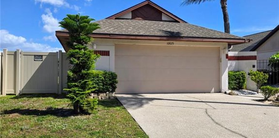 House in Tampa, Florida 2 bedrooms, 137.96 sq.m. № 1620867