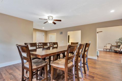 House in Sarasota, Florida 4 bedrooms, 188.68 sq.m. № 2216278 - photo 14