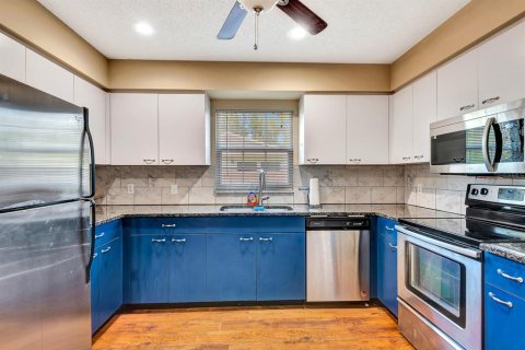 House in Sarasota, Florida 4 bedrooms, 188.68 sq.m. № 2216278 - photo 18
