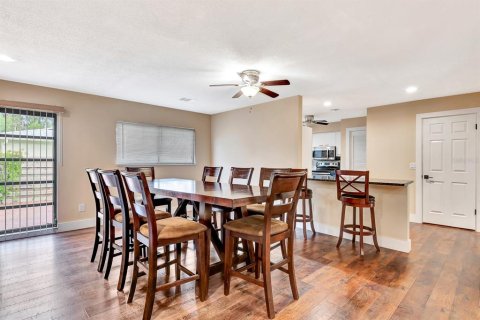 House in Sarasota, Florida 4 bedrooms, 188.68 sq.m. № 2216278 - photo 13