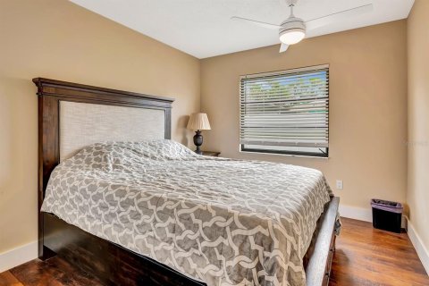 House in Sarasota, Florida 4 bedrooms, 188.68 sq.m. № 2216278 - photo 28