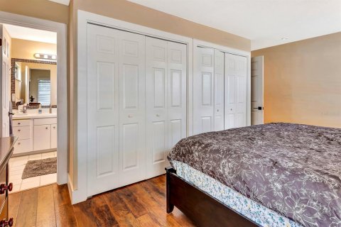 House in Sarasota, Florida 4 bedrooms, 188.68 sq.m. № 2216278 - photo 24