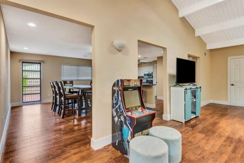 House in Sarasota, Florida 4 bedrooms, 188.68 sq.m. № 2216278 - photo 6